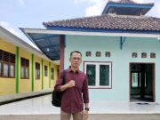 Ketua PD IWO Muba Apresiasi Bapak Tariman, Tokoh Masyarakat Sanga Desa Atas Kepeduliannya Terhadap Dunia Pendidikan